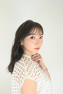 井上麻里奈 さん